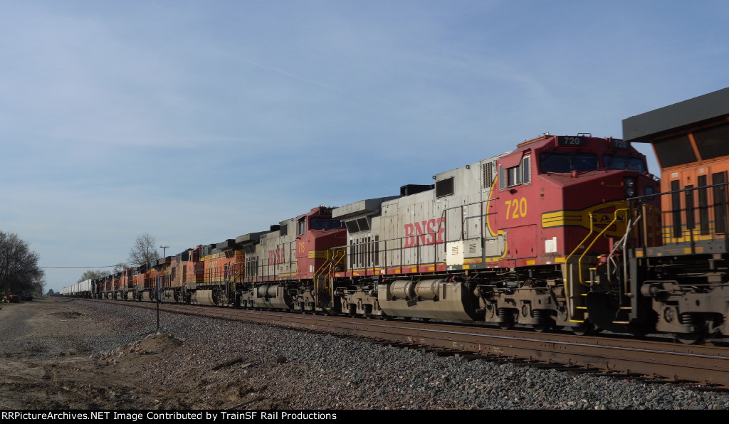 BNSF 720